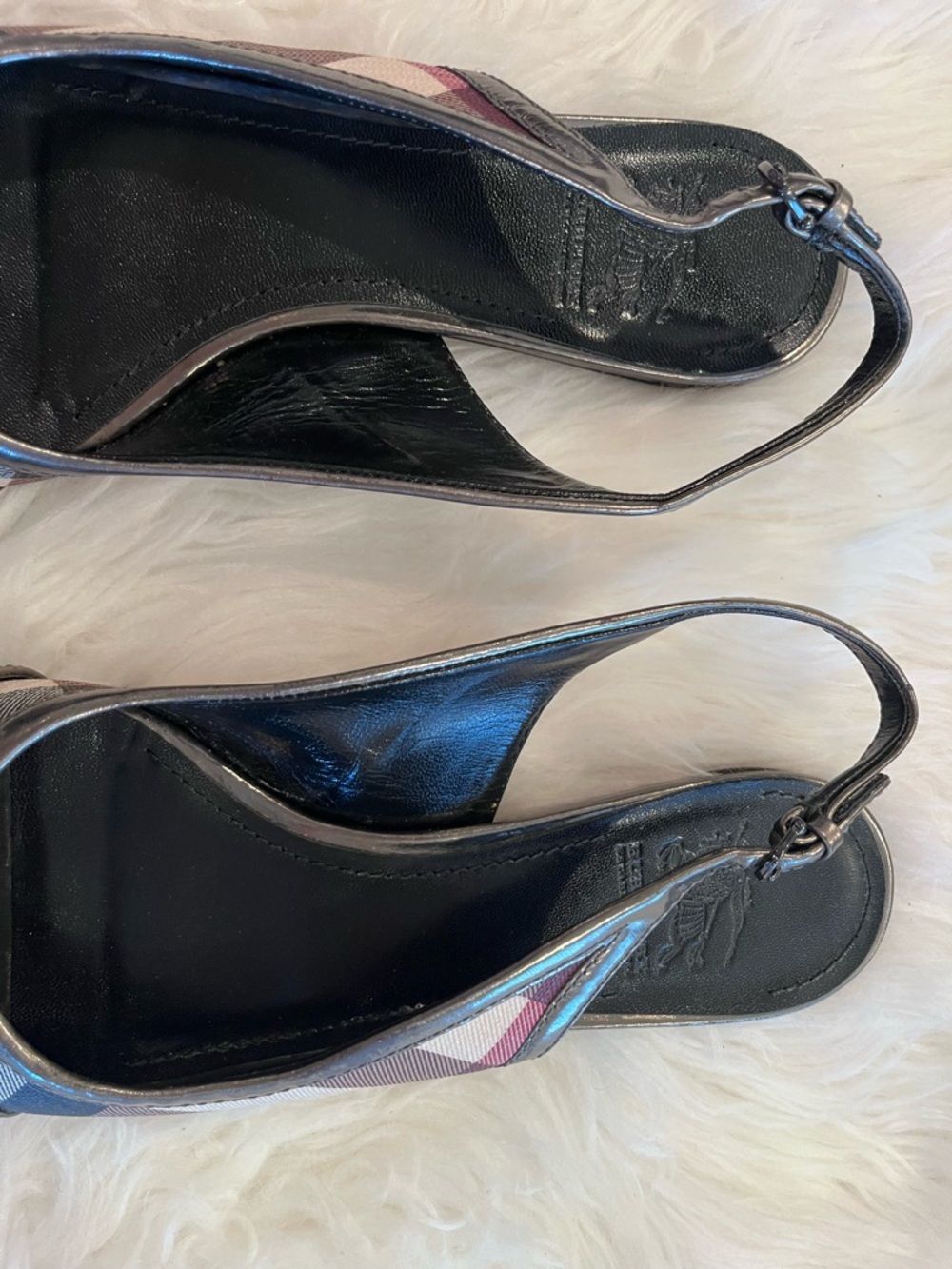 Burberry 38 Pewter Metallic Nova Check Sling-Back Peep-Toe Flats - Picture 5 of 11